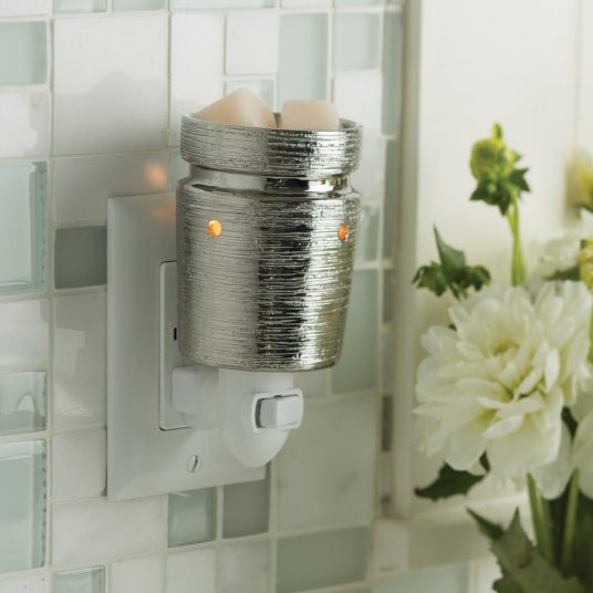 BRUSHED CHROME PLUGGABLE FRAGRANCE WARMER