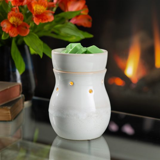 FROSTED FARMHOUSE FRAGRANCE WARMER